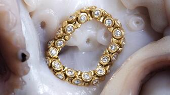 Ox jewelry gold and diamond Ourglass ring