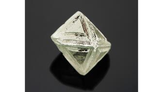 20221117_GIA-snyth-moissanite.jpg