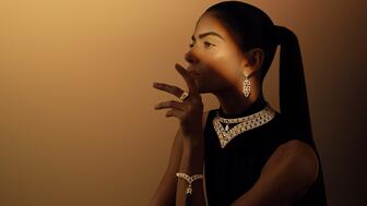 Model Wearing De Beers Dignity Set